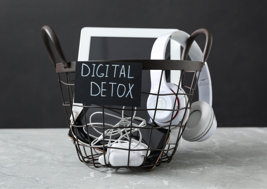 Detox Digital: ¡Dedica un día a la semana para descansar (pero descansar de verdad)!